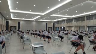 จัดสอบคัดเลือกและสัมภาษณ์ เพื่อเข้าศึกษาภาคปกติ